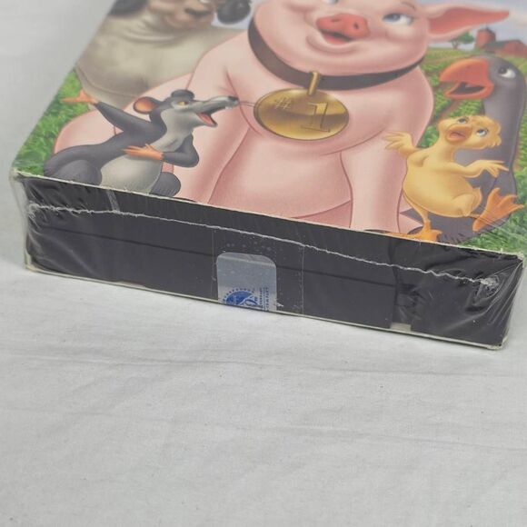 Charlotte’s Web VHS Sealed Paramount Family Favorites - Picture 2 of 3